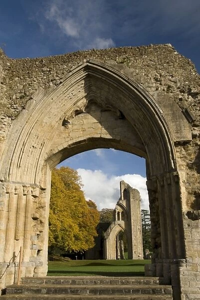Ruins of Glastonbury Abbey, Glastonbury, Somerset, England, United Kingdom, Europe