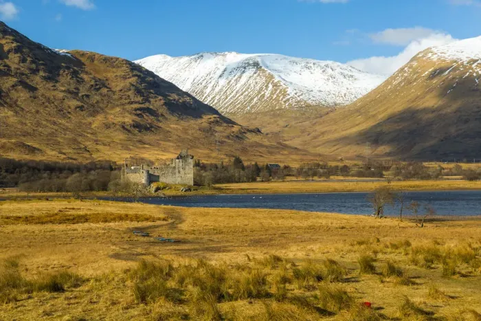 Framed Print : The ruins of Kilchurn Castle seen across Loch Awe in winter, Kilchurn Bay, Loch Awe Framed Print : The ruins of Kilchurn Castle seen across Loch Awe in winter, Kilchurn Bay, Loch Awe