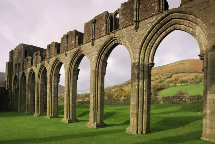 Framed Print : Ruins of Llanthony Priory Framed Print : Ruins of Llanthony Priory