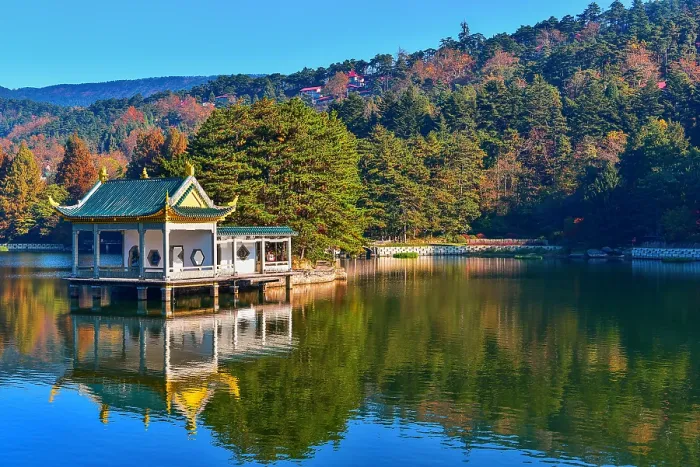 Framed Print : Ruqin Lake in Lushan (Mount Lu), UNESCO, Jiujiang City, Jiangxi, China Framed Print : Ruqin Lake in Lushan (Mount Lu), UNESCO, Jiujiang City, Jiangxi, China