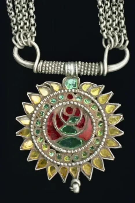 Framed Print : Rutlo pendant from Sind, M Framed Print : Rutlo pendant from Sind, M