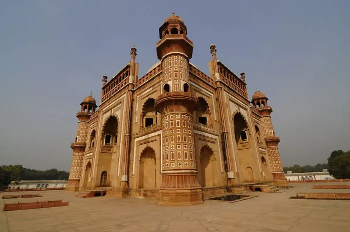 Framed Print : Safdarjung Tomb, Delhi, India, Asia Framed Print : Safdarjung Tomb, Delhi, India, Asia