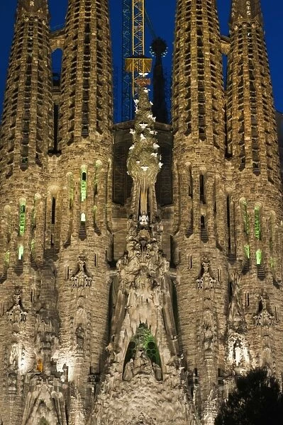 Sagrada Familia at dusk, UNESCO World Heritage Site, Barcelona, Catalonia, Spain, Europe