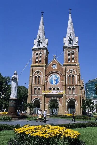 Saigon Notre-Dame Basilica, French colonial architecture, Ho Chi Minh City (Saigon), Vietnam, Indochina, Southeast Asia, Asia