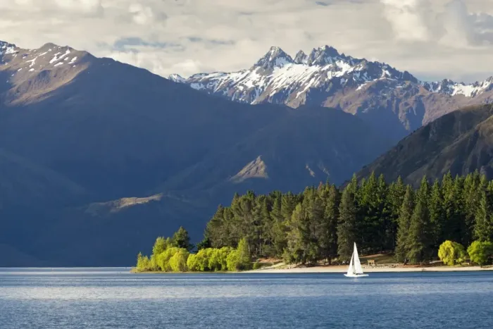 Framed Print : Sailing on Lake Wanaka, Wanaka, Otago, South Island, New Zealand, Pacific Framed Print : Sailing on Lake Wanaka, Wanaka, Otago, South Island, New Zealand, Pacific