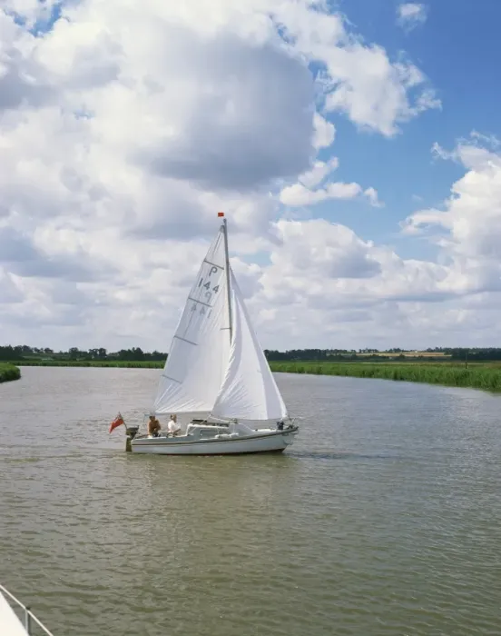 Framed Print : Sailing on the Norfolk Broads, Norfolk, England, United Kingdom, Europe Framed Print : Sailing on the Norfolk Broads, Norfolk, England, United Kingdom, Europe