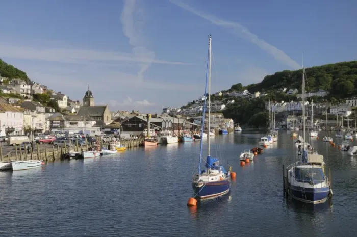 Framed Print : Sailing yachts and fishing boats moored in Looe harbour, Cornwall, England, United Kingdom, Europe Framed Print : Sailing yachts and fishing boats moored in Looe harbour, Cornwall, England, United Kingdom, Europe