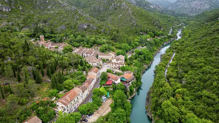 Framed Print : Saint-Guilhem-le-Desert, UNESCO World Heritage Site, Camino de Santiago, Herault, Occitanie, France, Europe Framed Print : Saint-Guilhem-le-Desert, UNESCO World Heritage Site, Camino de Santiago, Herault, Occitanie, France, Europe