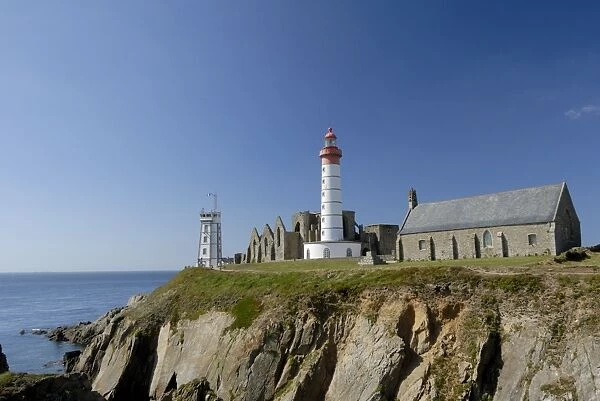 Saint Mathieu lighthouse and ruined abbey, Brittany, France, Europe