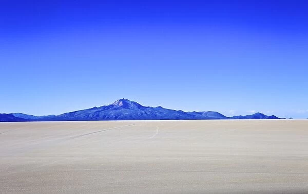 Salar de Uyuni salt flats and the Andes mountains in the distance, Bolivia, South America