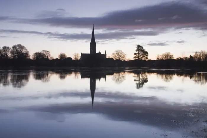 Framed Print : Salisbury cathedral at dawn reflecting in the flooded West Harnham Water Meadows, Salisbury, Wiltshire, England, United Kingdom, Europe Framed Print : Salisbury cathedral at dawn reflecting in the flooded West Harnham Water Meadows, Salisbury, Wiltshire, England, United Kingdom, Europe
