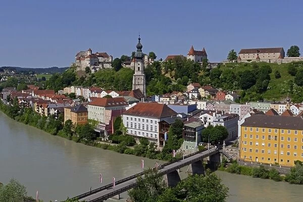 Salzach River and Old Town with Castle, Burghausen, Upper Bavaria, Bavaria, Germany
