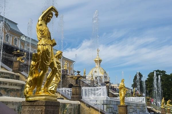 The Samson fountain in front of the Grand Peterhof Palace (Petrodvorets), UNESCO World Heritage Site, St. Petersburg, Russia, Europe