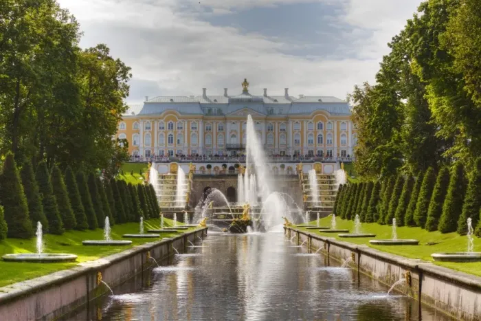 Framed Print : Samson Fountain, Great Palace, view from Sea Canal, Peterhof, UNESCO World Heritage Site, near St Framed Print : Samson Fountain, Great Palace, view from Sea Canal, Peterhof, UNESCO World Heritage Site, near St