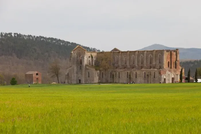 Framed Print : San Galgano Abbey ruins in Chiusdino, Siena, Tuscany, Italy, Europe Framed Print : San Galgano Abbey ruins in Chiusdino, Siena, Tuscany, Italy, Europe