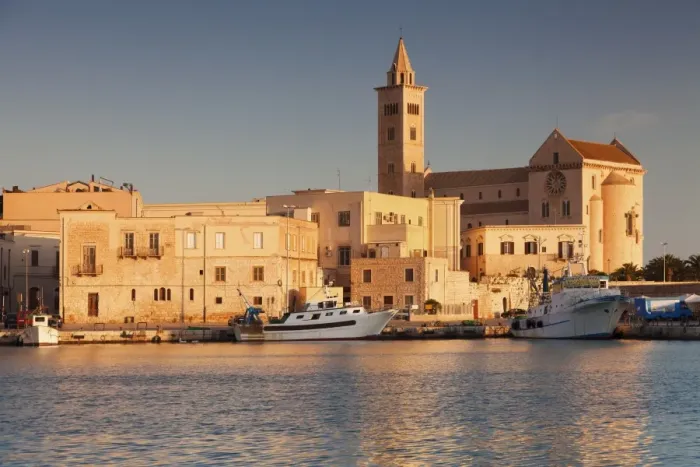 Framed Print : San Nicola Pellegrino cathedral, at sunrise, harbour, Trani, Le Murge, Barletta-Andria-Trani Framed Print : San Nicola Pellegrino cathedral, at sunrise, harbour, Trani, Le Murge, Barletta-Andria-Trani