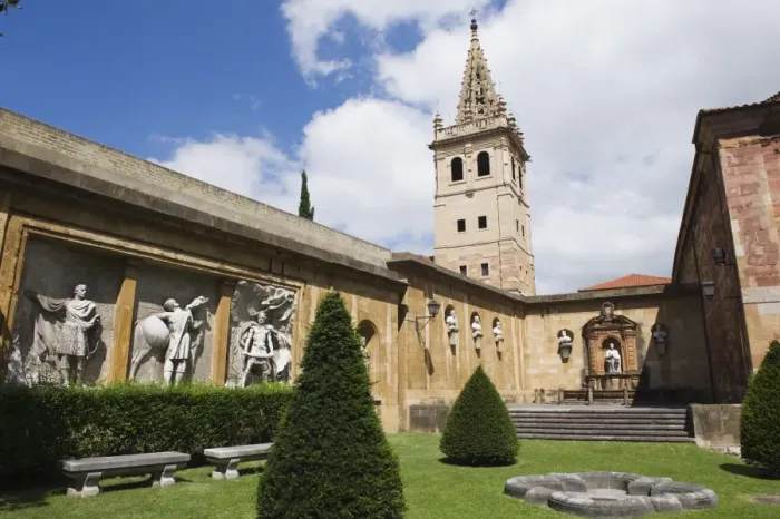 Framed Print : San Salvador Cathedral, on Plaza de Alfonso el Casto, Oviedo, Asturias, Spain, Europe Framed Print : San Salvador Cathedral, on Plaza de Alfonso el Casto, Oviedo, Asturias, Spain, Europe