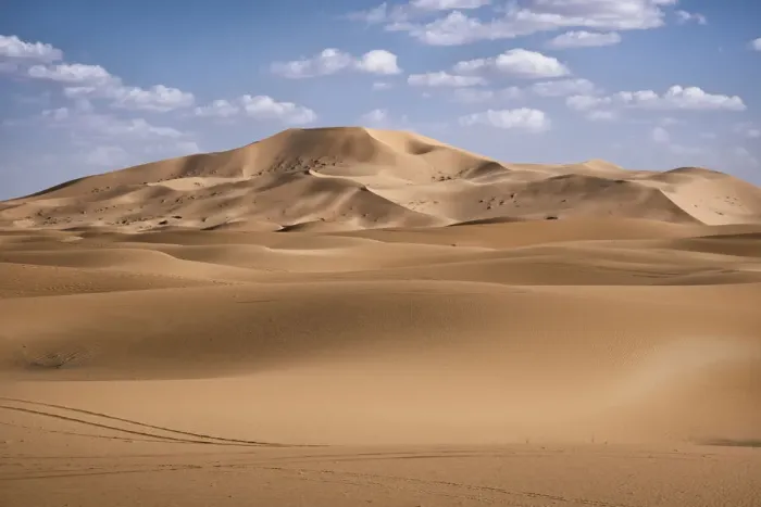 Framed Print : Sand dunes and clouds in the Sahara Desert, Merzouga, Morocco, North Africa, Africa Framed Print : Sand dunes and clouds in the Sahara Desert, Merzouga, Morocco, North Africa, Africa
