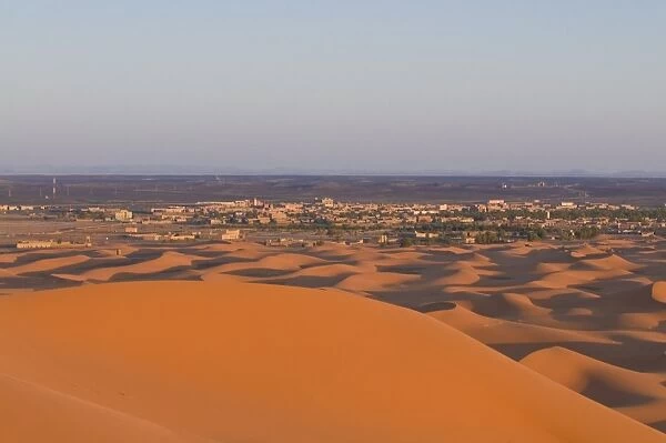Sand dunes near Merzouga, Morocco, North Africa, Africa