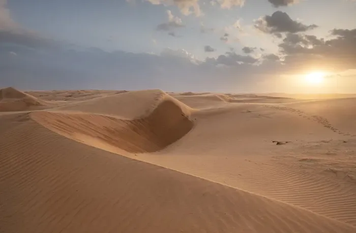 Framed Print : Sand dunes at sunset in the Wahiba Sands desert, Oman, Middle East Framed Print : Sand dunes at sunset in the Wahiba Sands desert, Oman, Middle East