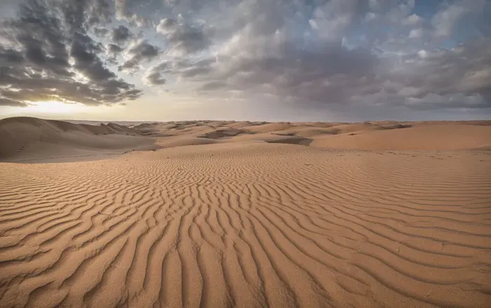Framed Print : Sand dunes at sunset in the Wahiba Sands desert with clouds in the sky, Oman, Middle East Framed Print : Sand dunes at sunset in the Wahiba Sands desert with clouds in the sky, Oman, Middle East