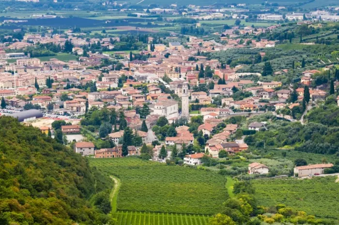 Framed Print : Sant Ambrogio di Valpolicella, Verona province, Veneto, Italy, Europe Framed Print : Sant Ambrogio di Valpolicella, Verona province, Veneto, Italy, Europe