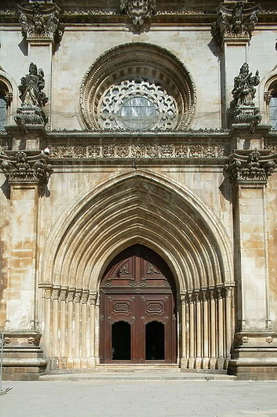 Santa Maria abbey door, Alcobaca, UNESCO World Heritage Site, Estremadura, Portugal