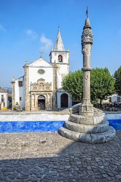 Santa Maria Church and Pillory, Obidos, Estremadura, Portugal, Europe