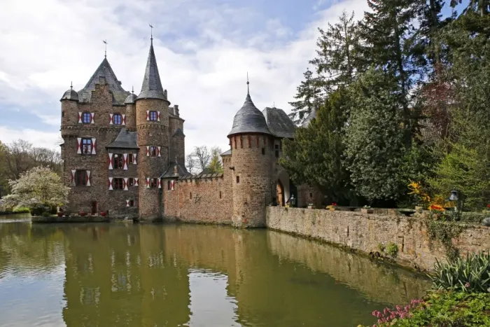 Framed Print : Satzvey Castle near Mechernich, Eifel, North Rhine-Westphalia, Germany, Europe Framed Print : Satzvey Castle near Mechernich, Eifel, North Rhine-Westphalia, Germany, Europe