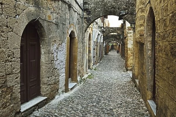 Scene from the Old Town, Rhodes City, Rhodes, Dodecanese, Greek Islands, Greece, Europe