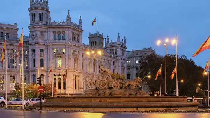 Framed Print : Scenic view of Plaza de Cibeles, featuring the majestic Cibeles Palace in the background and the famous Cibeles Fountain in the foreground, Madrid, Spain, Europe