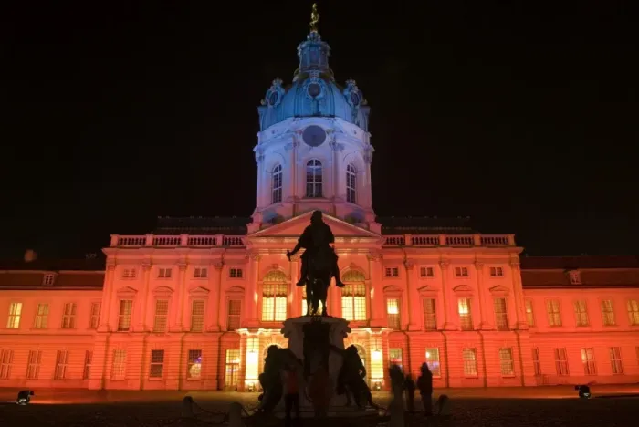 Framed Print : Schloss Charlottenburg (Charlottenburg Palace) at night, Berlin, Germany, Europe Framed Print : Schloss Charlottenburg (Charlottenburg Palace) at night, Berlin, Germany, Europe