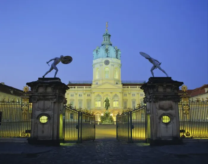 Framed Print : Schloss Charlottenburg Palace Framed Print : Schloss Charlottenburg Palace
