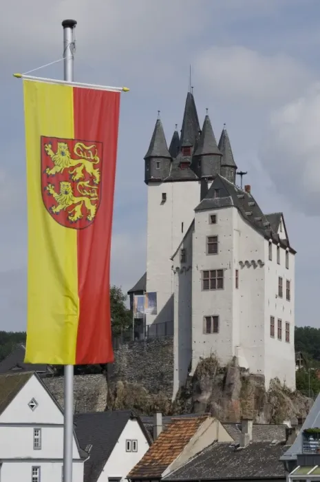 Framed Print : The Schloss at Diez on the River Lahn, Rhineland Palatinate, Germany, Europe Framed Print : The Schloss at Diez on the River Lahn, Rhineland Palatinate, Germany, Europe