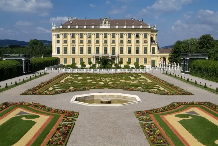 Framed Print : Schonbrunn Palace, UNESCO World Heritage Site, Vienna, Austria, Europe Framed Print : Schonbrunn Palace, UNESCO World Heritage Site, Vienna, Austria, Europe
