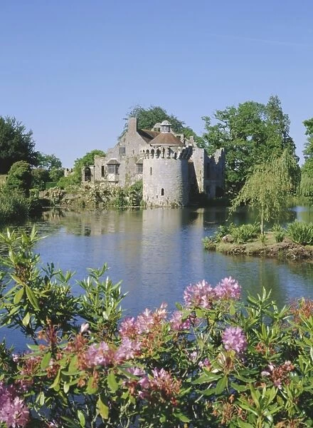 Scotney Castle and gardens, Kent, England, UK, Europe