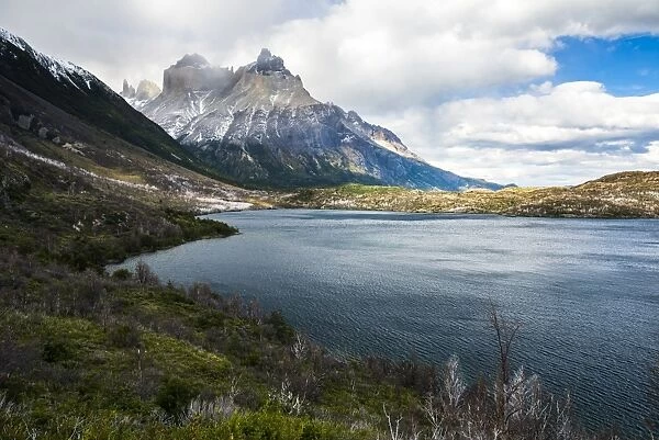 Scottsburg Lake with Cordillera Paine (Paine Massif) behind, Torres del Paine National Park