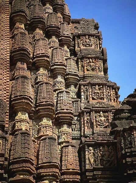 Sculpted walls, Nilkanthesvara (Udayeshvara) Temple, dating from the 11th century