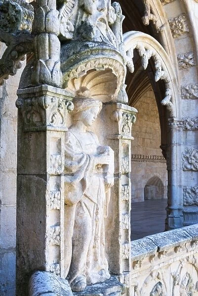 Sculpture, Courtyard of the two-storied cloister, Mosteiro dos Jeronimos (Monastery