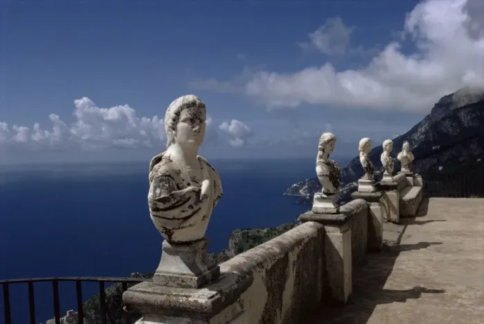 Framed Print : Sculpture, Villa Cimbrone Framed Print : Sculpture, Villa Cimbrone