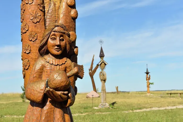 Framed Print : Sculptures of angels made of oak wood on the Hill of Angels, near Trakai, Lithuania, Europe Framed Print : Sculptures of angels made of oak wood on the Hill of Angels, near Trakai, Lithuania, Europe