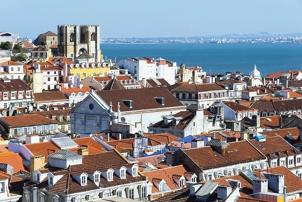 Se (Cathedral) and city skyline, Lisbon, Portugal, Europe