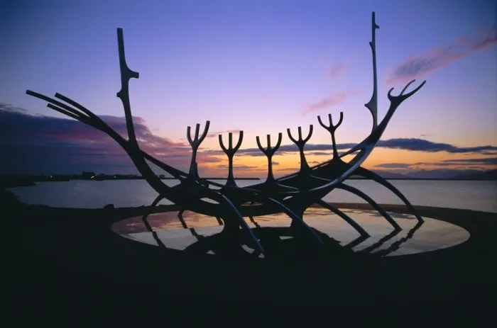 Framed Print : Seaside monument at sunset Framed Print : Seaside monument at sunset