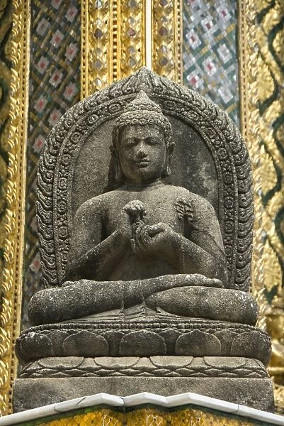 Seated Buddha statue, Wat Phra Kaeo Complex (Grand Palace Complex), Bangkok, Thailand, Southeast Asia, Asia
