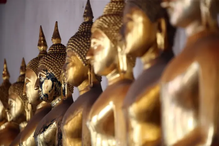 Framed Print : Seated Golden Buddha statues in a row at Wat Pho (Temple of the Reclining Buddha) Framed Print : Seated Golden Buddha statues in a row at Wat Pho (Temple of the Reclining Buddha)