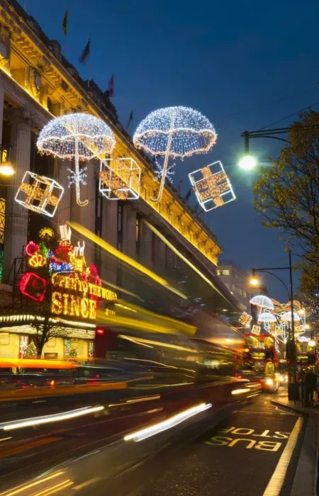Framed Print : Selfridges and Christmas lights, Oxford Street, London, England, United Kingdom, Europe Framed Print : Selfridges and Christmas lights, Oxford Street, London, England, United Kingdom, Europe