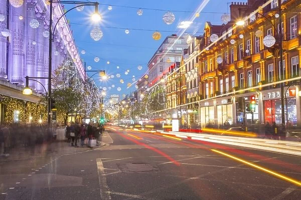 Selfridges on Oxford Street at Christmas, London, England, United Kingdom, Europe