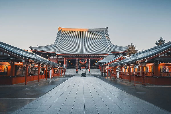 Senso-ji Temple at sunrise, Tokyo, Honshu, Japan, Asia