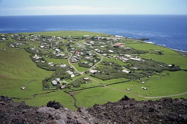 The settlement from the 1961 volcanic cone