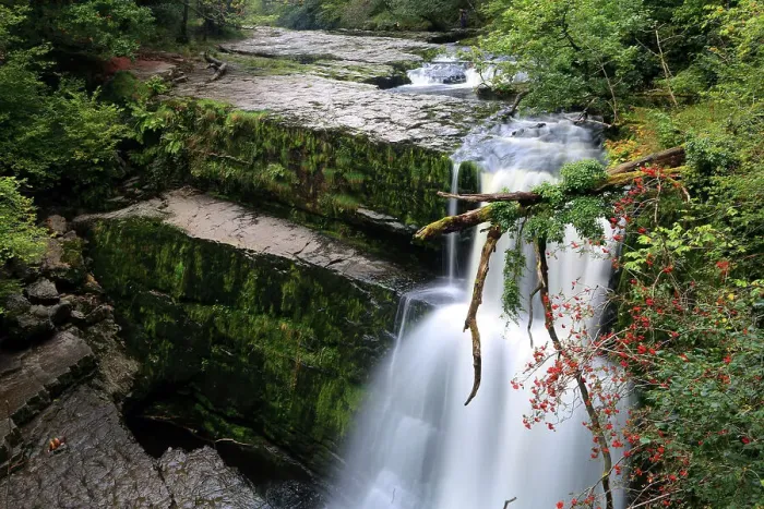 Framed Print : Sgwd Clun-Gwyn waterfall, Ystradfellte, Brecon Beacons, Powys, Wales, United Kingdom, Europe Framed Print : Sgwd Clun-Gwyn waterfall, Ystradfellte, Brecon Beacons, Powys, Wales, United Kingdom, Europe